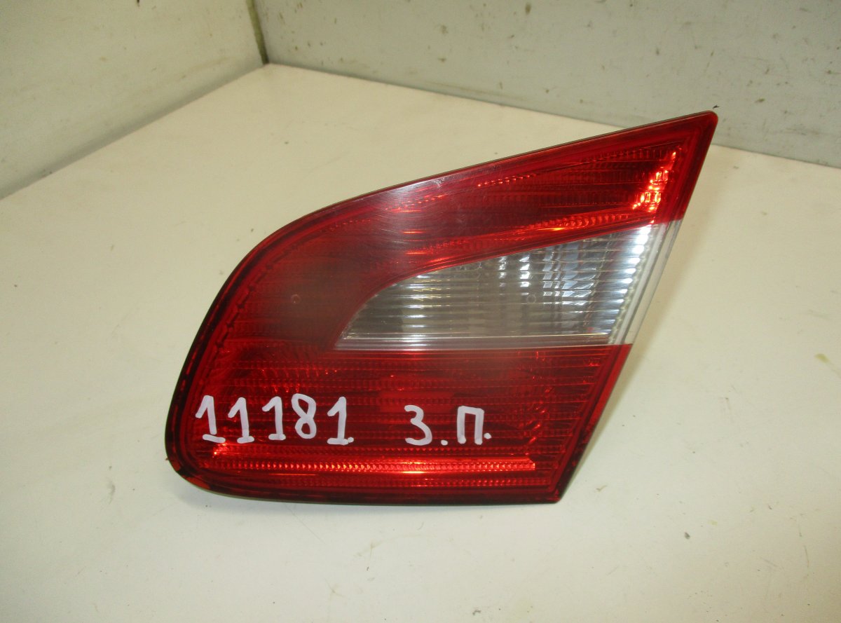 Skoda Superb (3T) Inner tail light, right SKODA SUPERB II (3T4, 3T5) (2008-2015) Inner ta...