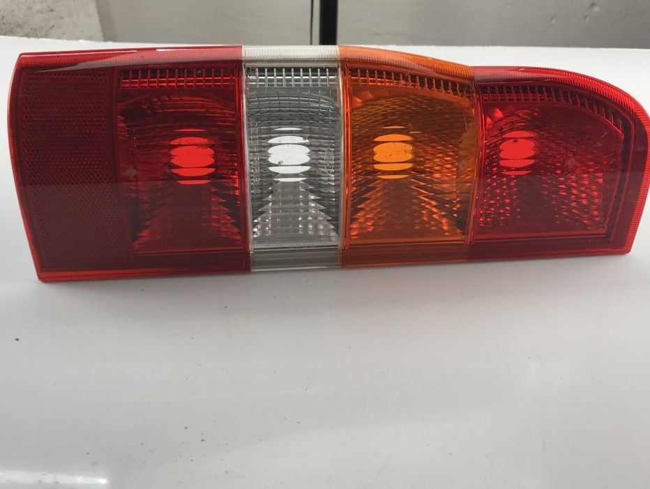 Ford Transit Connect / Tourneo Connect tagatuli (vasak) FORD TRANSIT III (2000-2006) Tail light left

G...