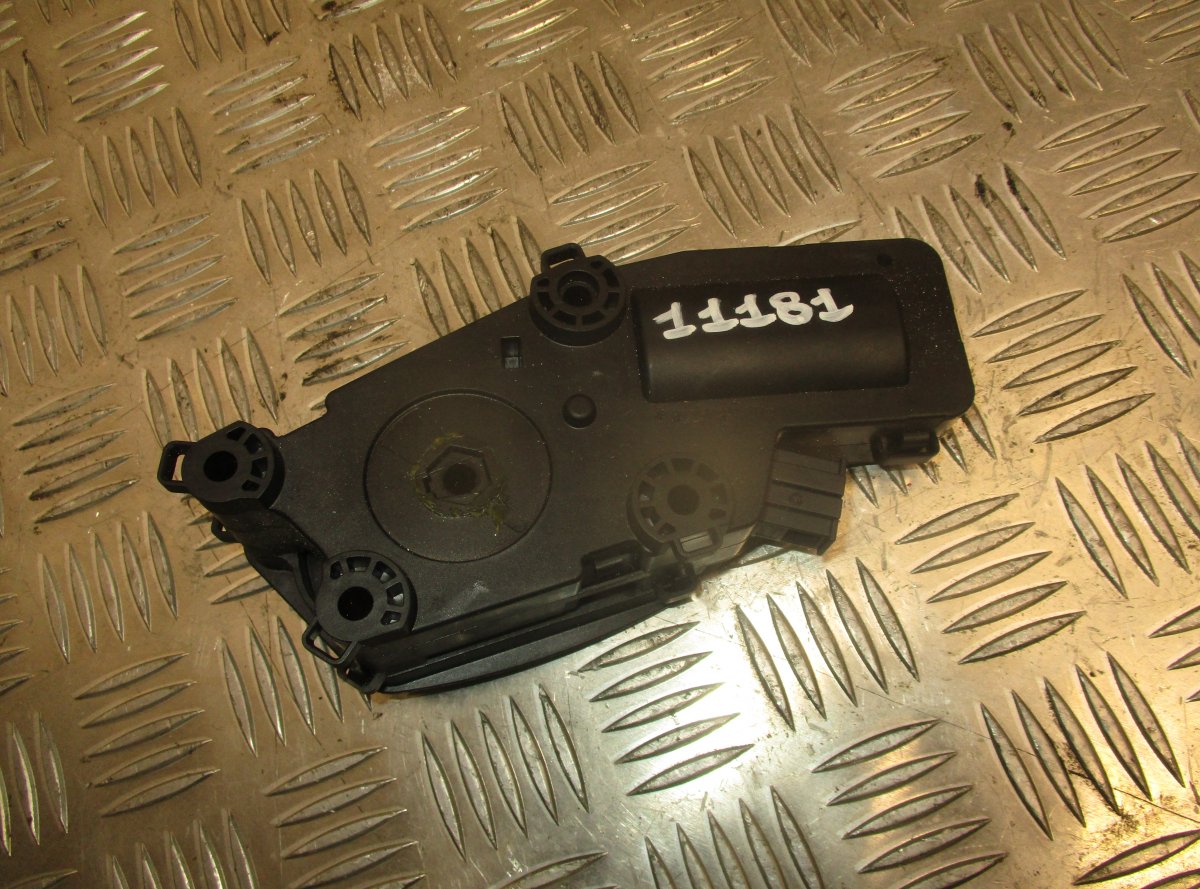 Volkswagen Scirocco Bootlid / tailgate lock
