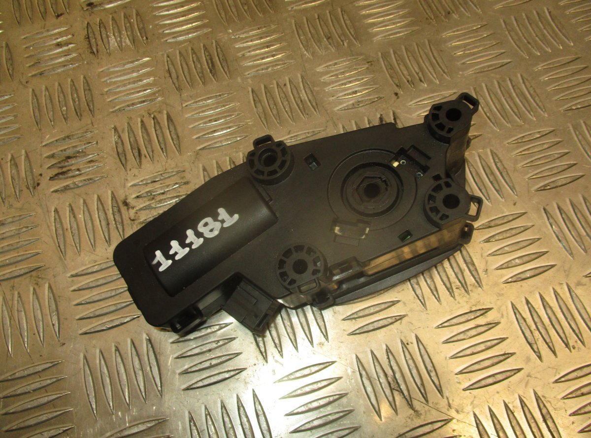 Volkswagen Scirocco Bootlid / tailgate lock