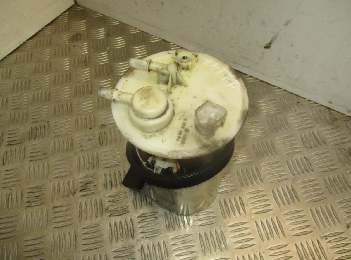 Toyota Avensis (T25) Fuel pressure sensor