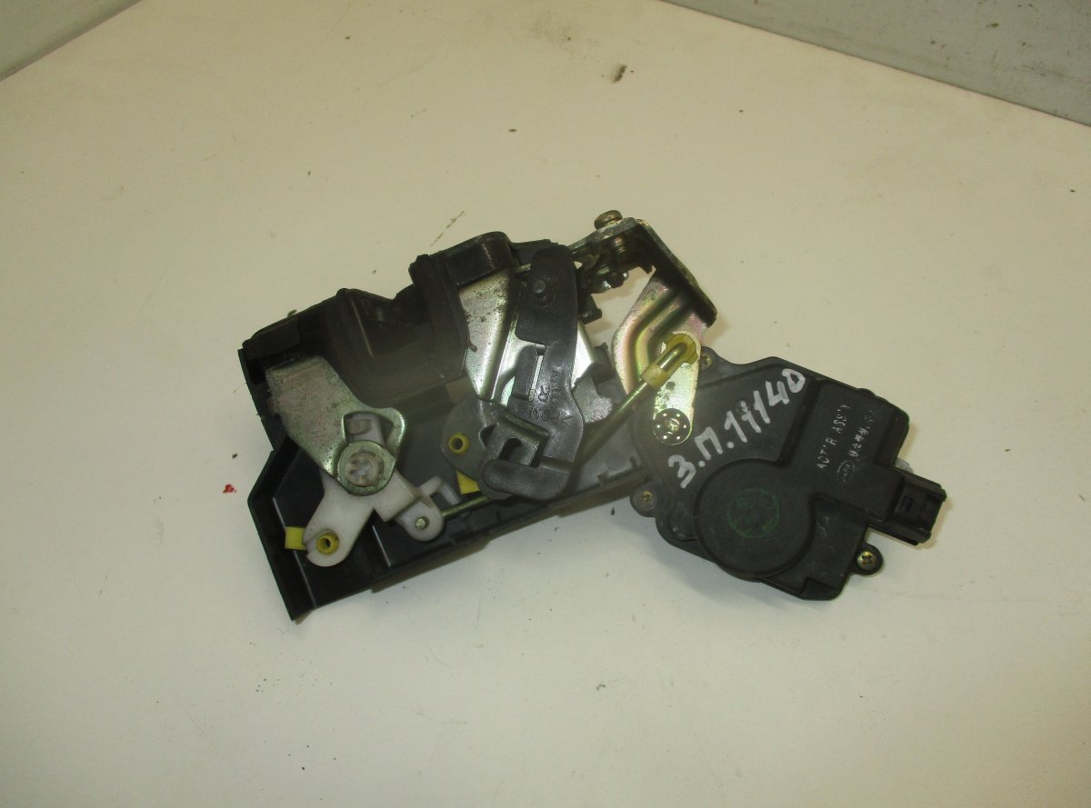 Hyundai Terracan Door lock — rear right Door lock — rear right — HYUNDAI TERRACAN (HP) ...