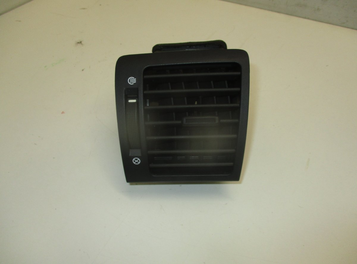 Kia Sorento Air Vent front left KIA SORENTO I (JC) (2002-2009) Air Vent front l...