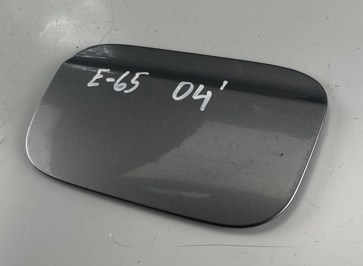 BMW 7 (E65 / E66 / E67 / E68) Fuel flap BMW 7 (E65, E66) (2001-2009) Fuel flap

Generat...