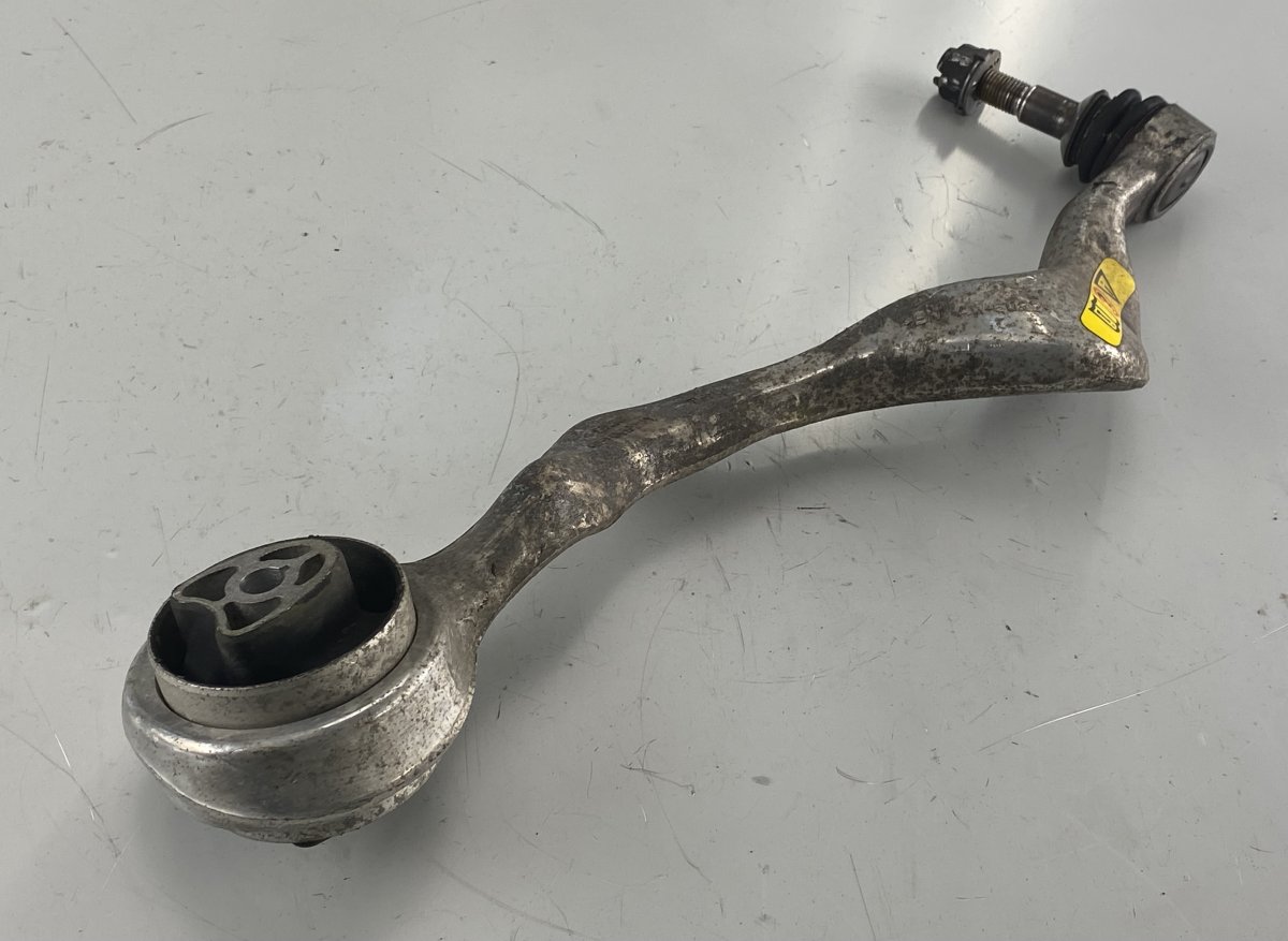 BMW 3 (E90 / E91 / E92 / E93) Front Axle Track Control Arm lower front right BMW 3 (E90, E91, E92, E93) (2005-2011) Front Ax...