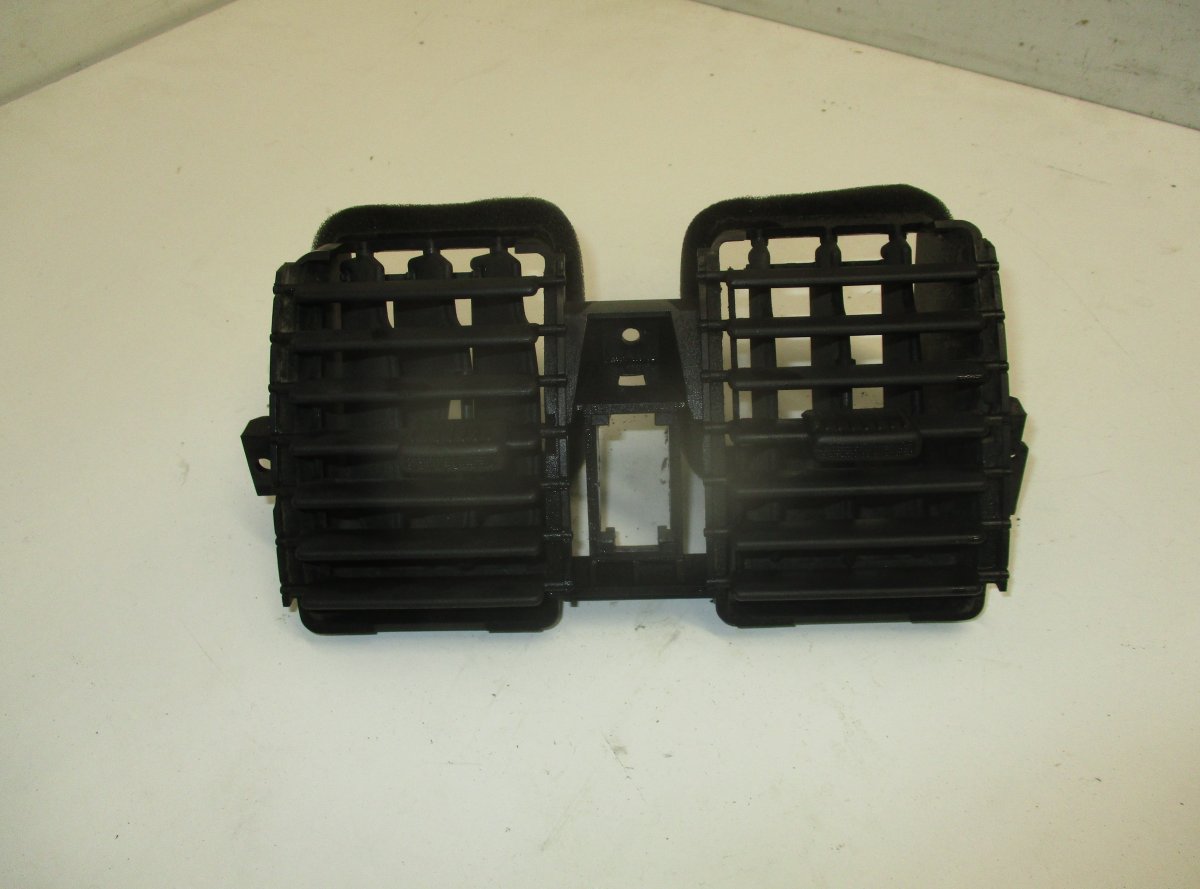 Hyundai Terracan Air Vent Center Front HYUNDAI TERRACAN (HP) (2001-2006) Air Vent Cent...