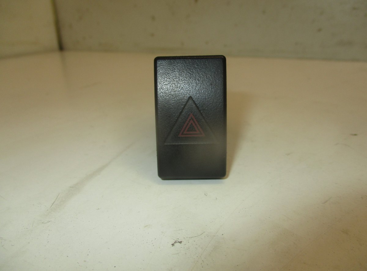 Hyundai Terracan Hazard switch HYUNDAI TERRACAN (HP) (2001-2006) Hazard switch...