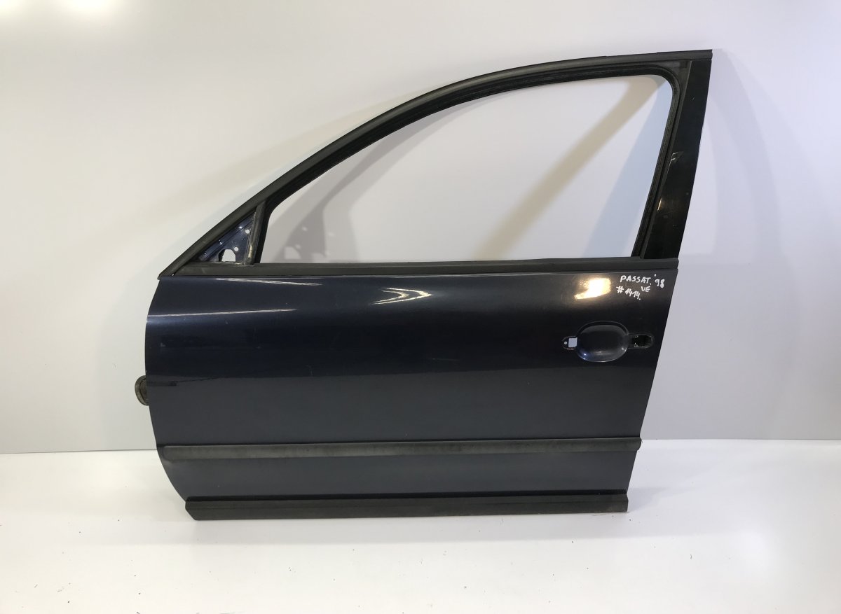 Volkswagen Passat Door Front Left