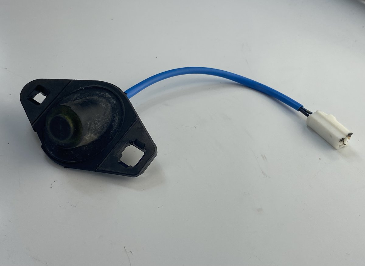 Mazda CX-7 Bootlid / tailgate Open Switch MAZDA CX-7 (ER) (2006-2014) Bootlid / tailgate ...