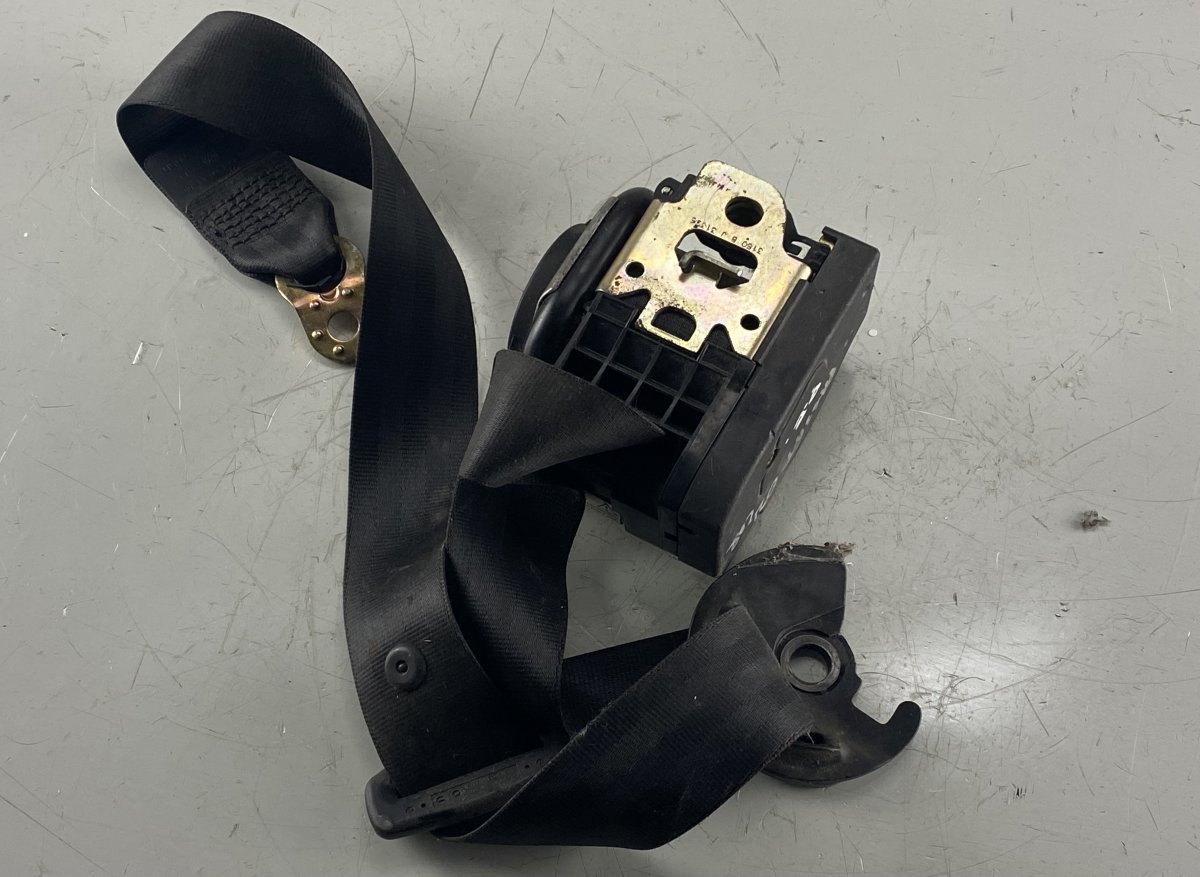 Volkswagen Passat Seat Belt Front Right VW PASSAT B5 (3B3) (2000-2005) Seat Belt Front ...
