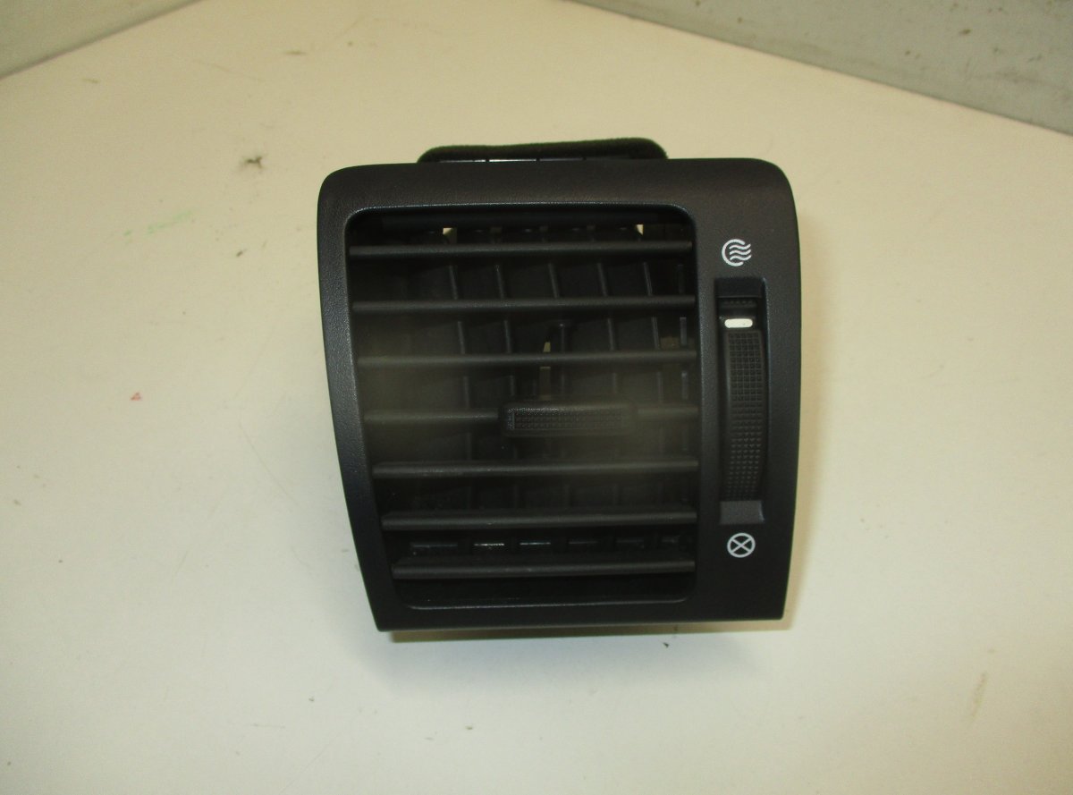 Kia Sorento Air Vent front right KIA SORENTO I (JC) (2002-2009) Air Vent front r...