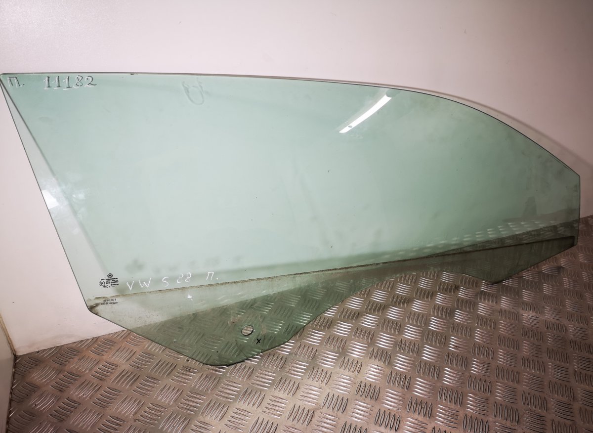 Volkswagen Scirocco Door window glass front right VW SCIROCCO III (137) (2008-2017) Door window g...