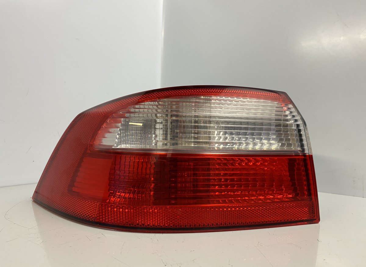 Renault Laguna tail light left RENAULT LAGUNA II (2001-2007) Tail light left 8...