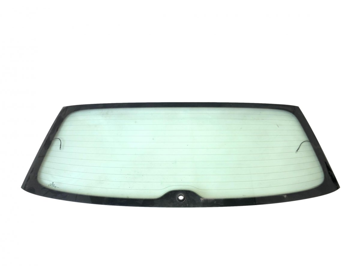 Volkswagen Passat (B8) Rear Window glass