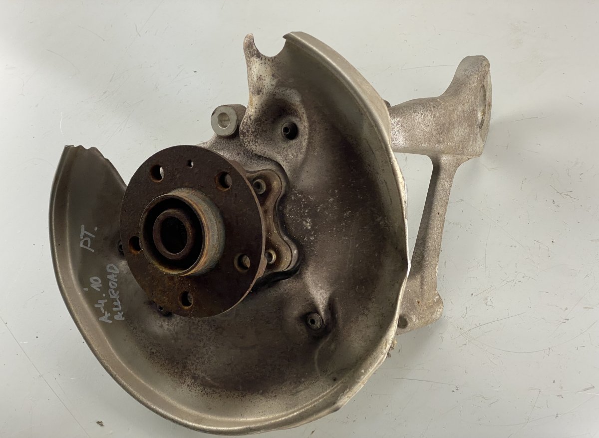 Audi A4 (B8) Wheel bearing housing rear right