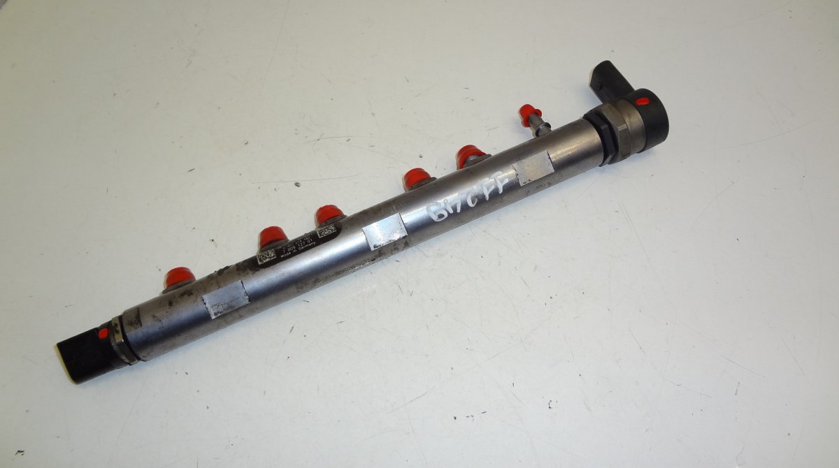 BMW 1 (E81 / E82 / E87 / E88) Fuel Distributor / fuel rail BMW 1 (E81, E82, E87, E88) (2003-2013) Fuel Dis...