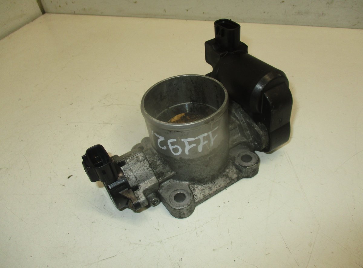 Toyota RAV4 (XA30) Throttle body TOYOTA RAV 4 III (XA30) (2005-2012) Throttle bo...