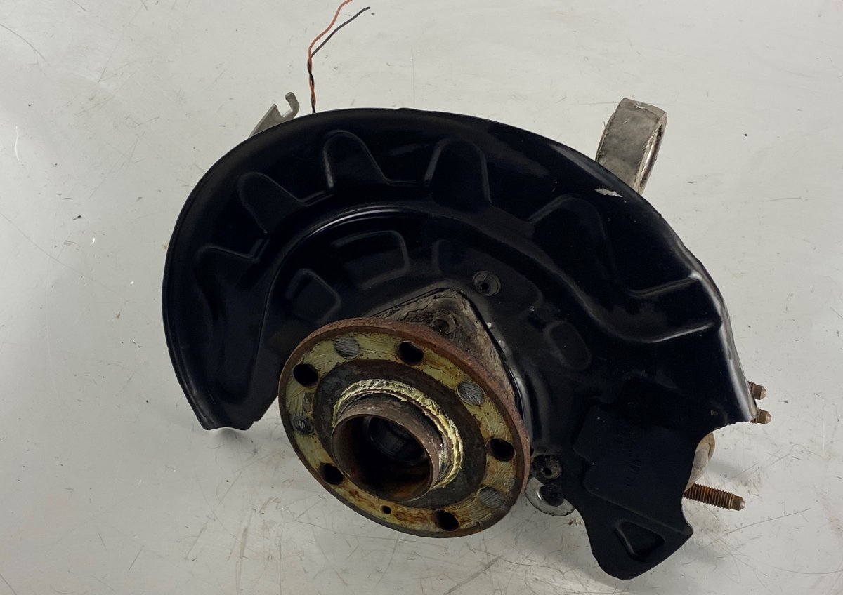Audi A3 (8V) Wheel bearing housing front left AUDI A3 (8V_) (2012-2020) Wheel bearing housing...