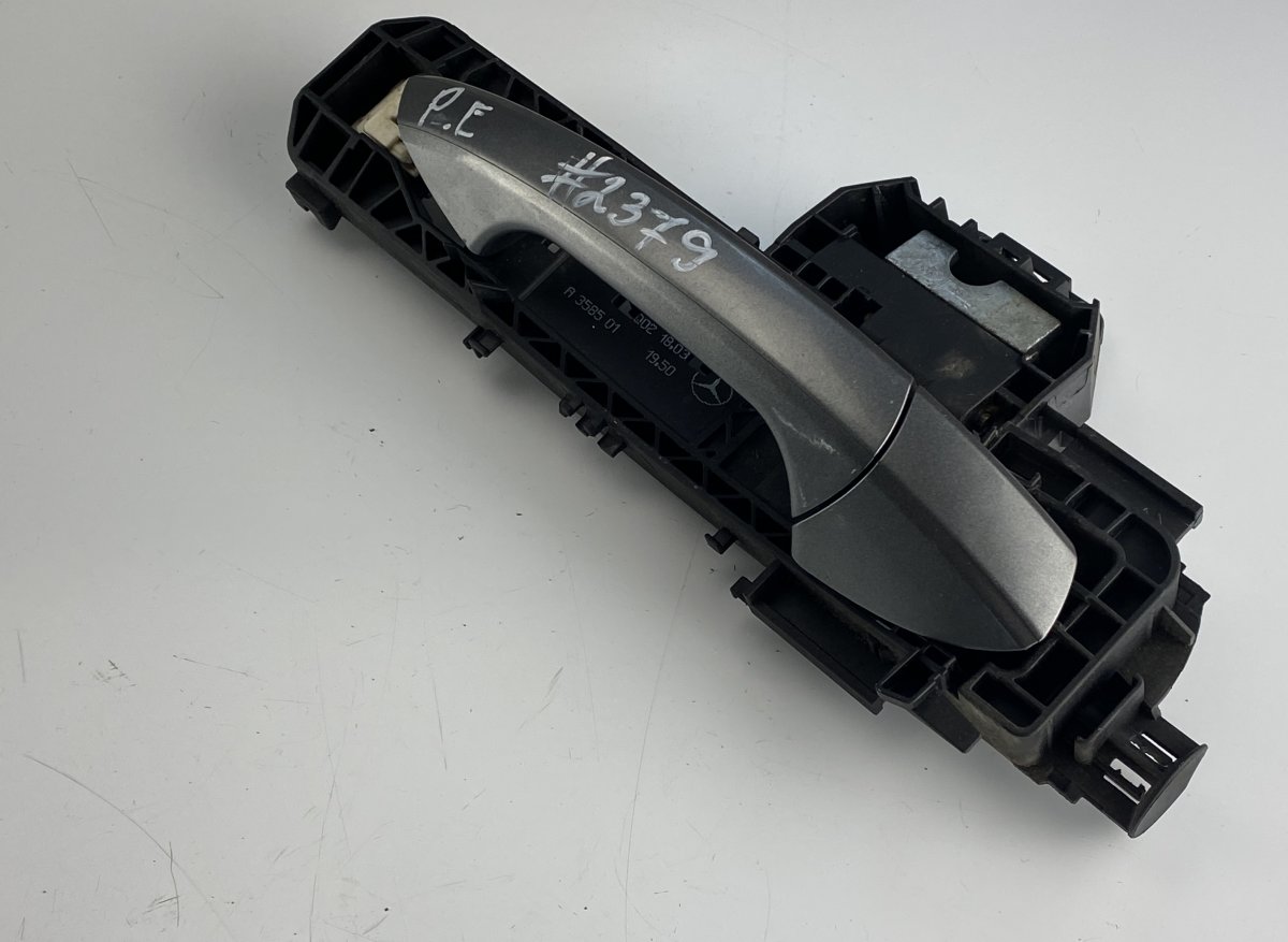 Mercedes-Benz A (W169) Exterior Front Right Door Handle MERCEDES-BENZ B-CLASS (W246, W242) (2011-2018) ...