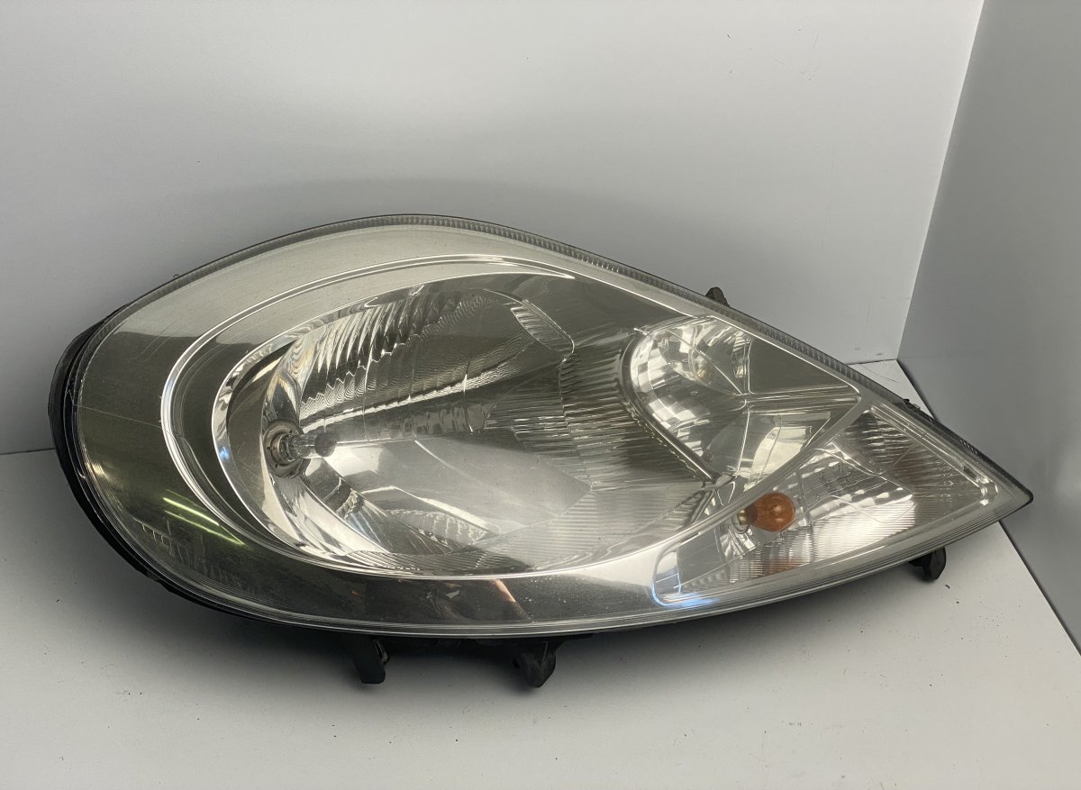 Renault Trafic передняя фара (правая) RENAULT TRAFIC II (2001-2015) Headlight right 8...