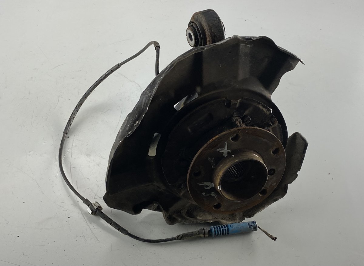 BMW X1 (E84) Wheel bearing housing rear right BMW X1 (E84) (2009-2015) Wheel bearing housing ...