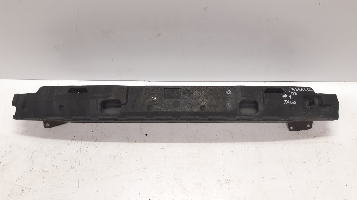 Volkswagen Passat CC / CC задний бампер, штифт VW PASSAT CC (357) (2009-2017) Rear bumper beam...