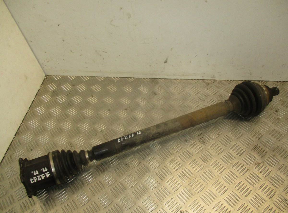 Volkswagen Passat Drive Shaft Front Right VW PASSAT B6 (3C) (2005-2010) Drive Shaft Front...
