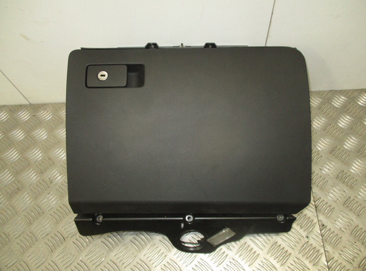 Volkswagen Passat Glove Compartment Compl. VW PASSAT B6 (3C) (2005-2010) Glove Compartment...