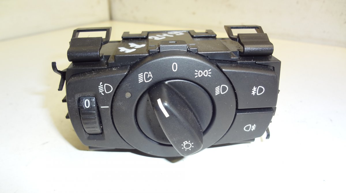 BMW 1 (E81 / E82 / E87 / E88) Headlight Switch