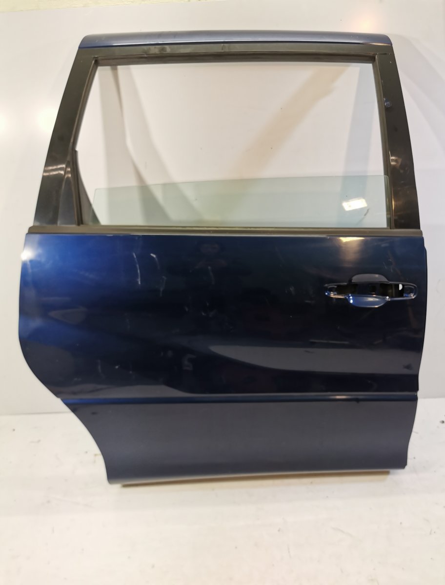 Toyota Previa Sliding door right TOYOTA PREVIA II (2000-2006) Sliding door right...