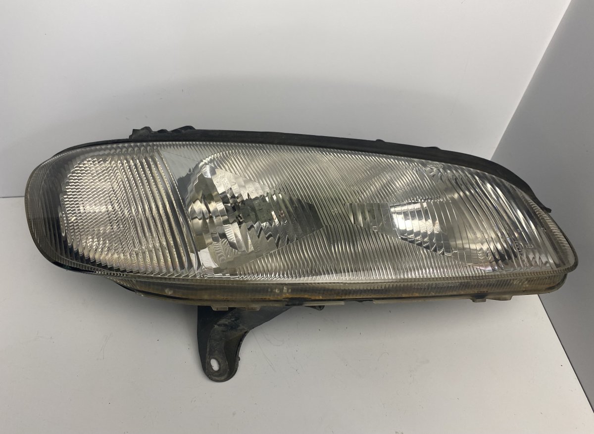 Opel Omega Right headlight OPEL OMEGA B (1994-2003) Right headlight 8GH002...