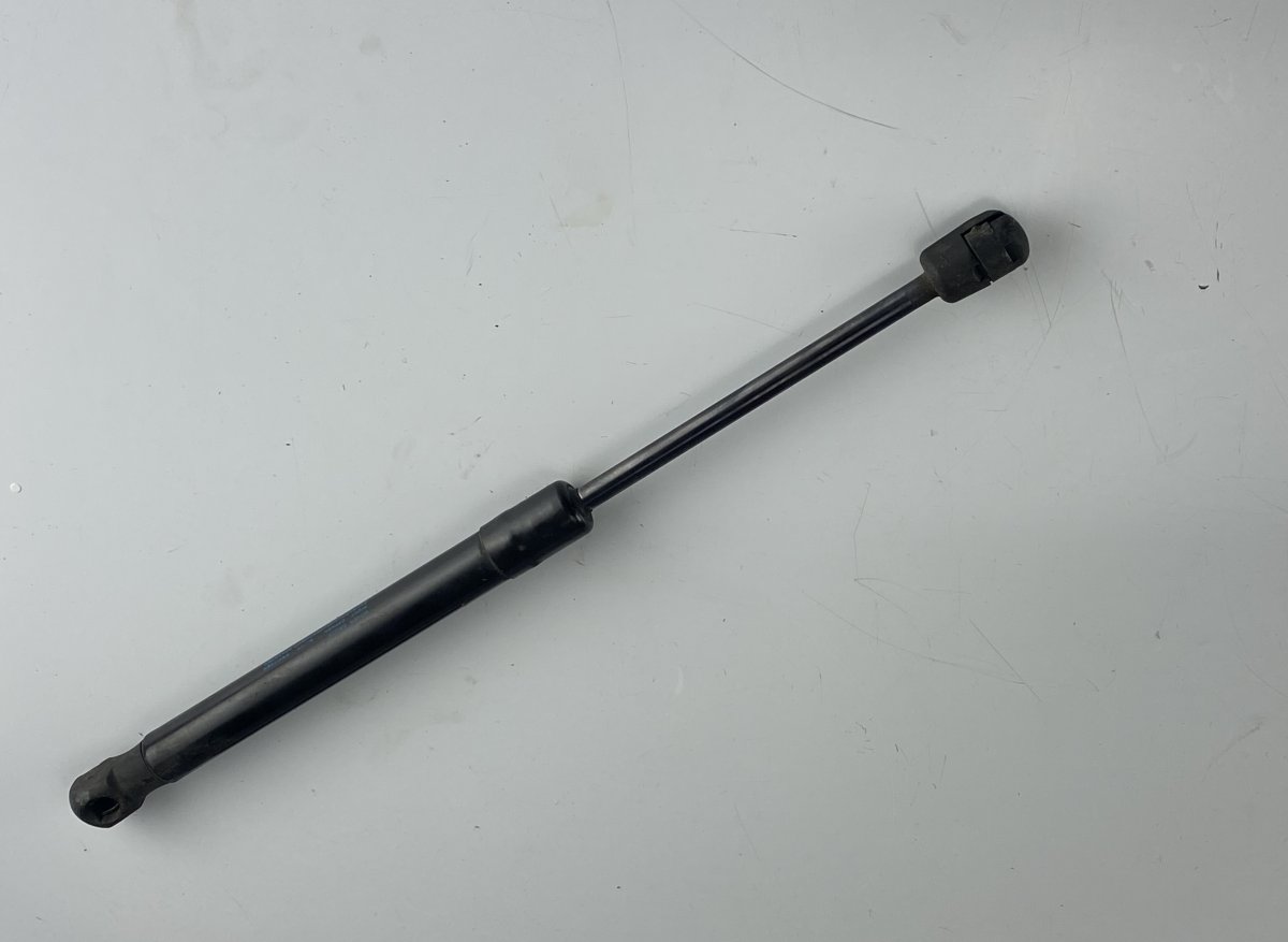 Audi A6 (C7) Bonnet gas filled strut right AUDI A6 / A6 ALLROAD (C7, 4G) (2010-2018) Bonne...