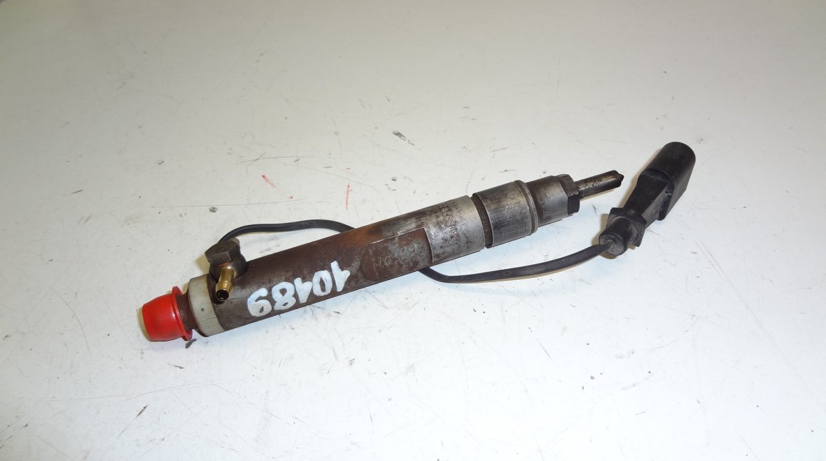 Volkswagen Polo Fuel Injector VW POLO IV (9N) (2001-2009) Fuel Injector 03813...