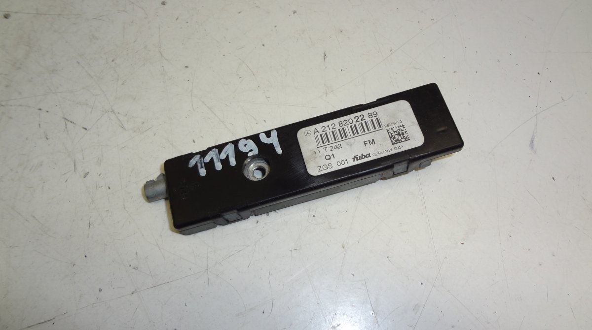 Mercedes-Benz A (W169) Aerial amplifier / control unit MERCEDES-BENZ E-CLASS (W212) (2009-2016) Aerial...
