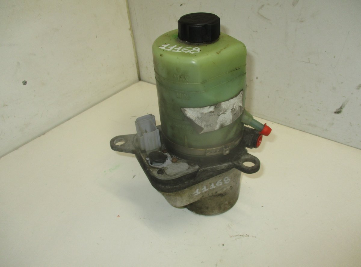 Ford Focus power steering pump FORD FOCUS II (2004-2012) Power steering pump 4...