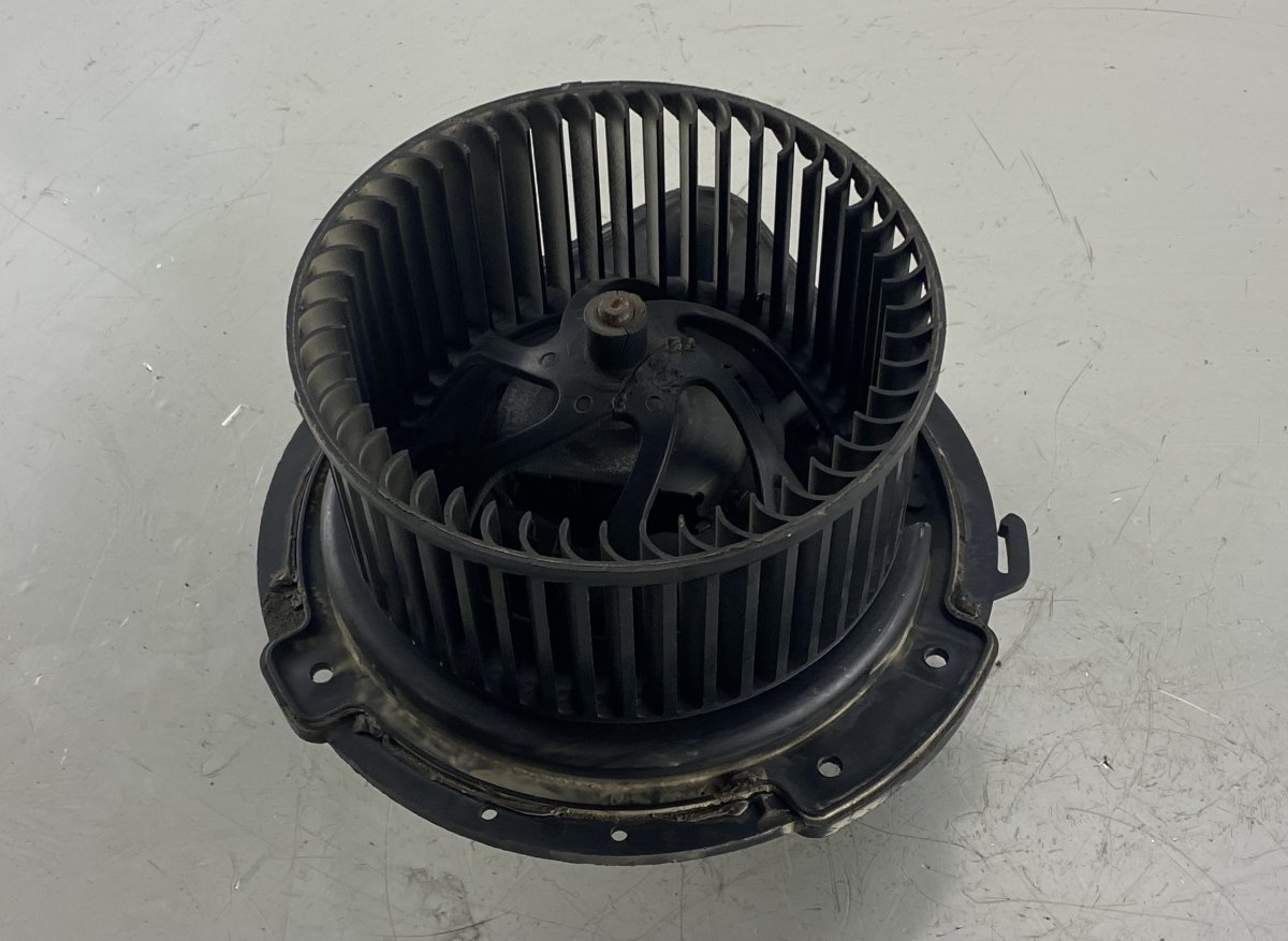 Audi A4 (B5) Heater Fan AUDI A4 (B5) (1994-2001) Heater Fan 8D2820021

...