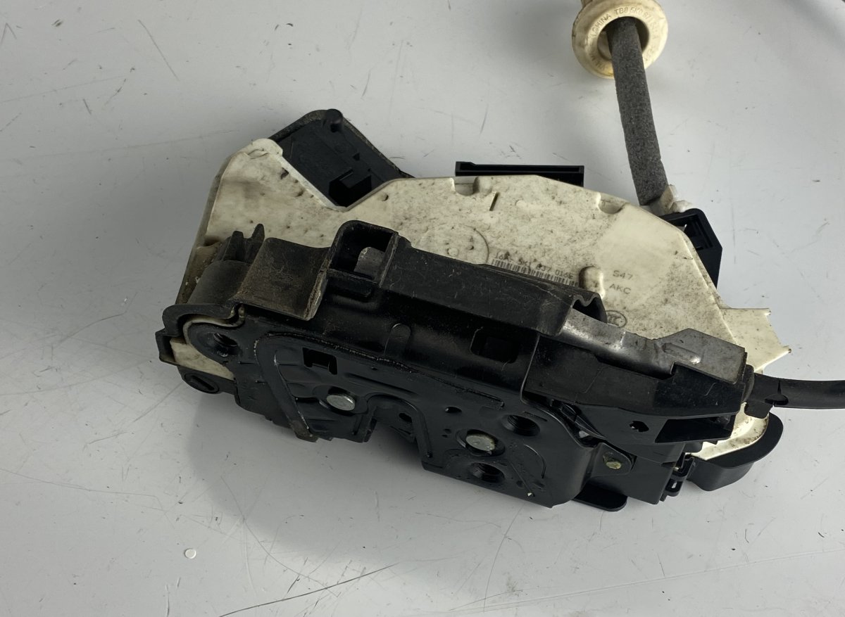 Volkswagen Golf 7 Front Right Door Lock VW GOLF VII (5G1, BA5, BV5, BQ1, BE) (2012-2020...