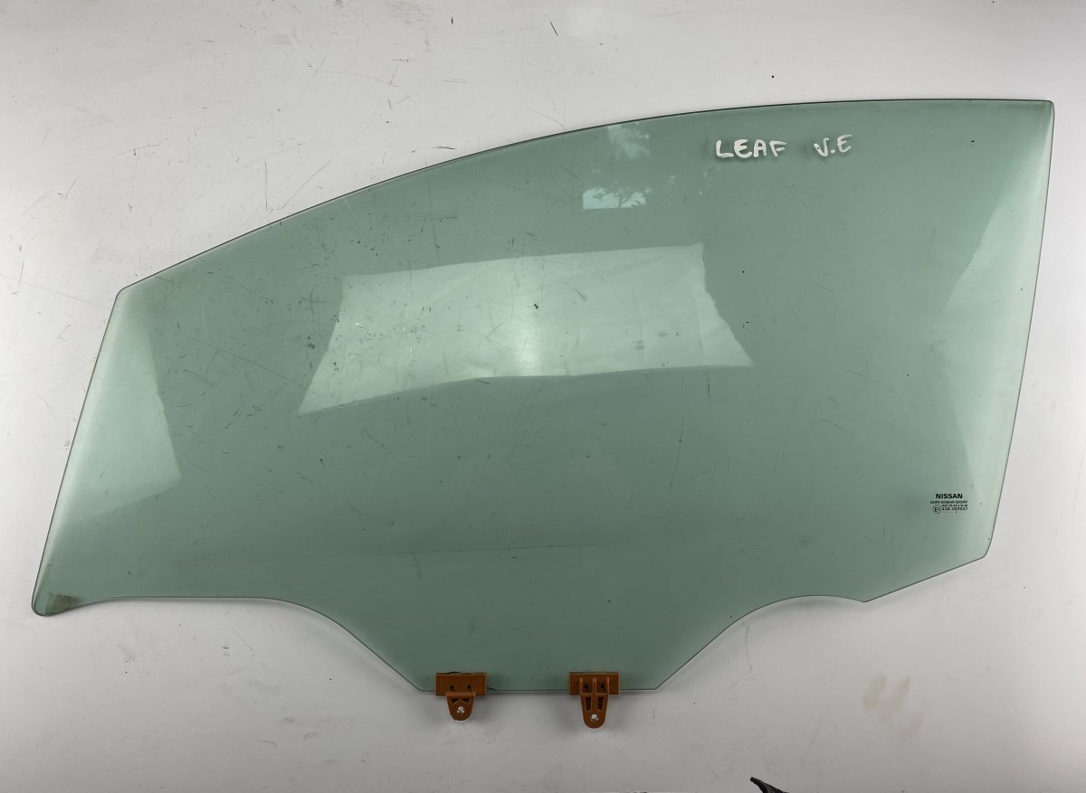 Nissan Leaf Door window glass front left NISSAN LEAF I (ZE0) (2010-2017) Door window gla...