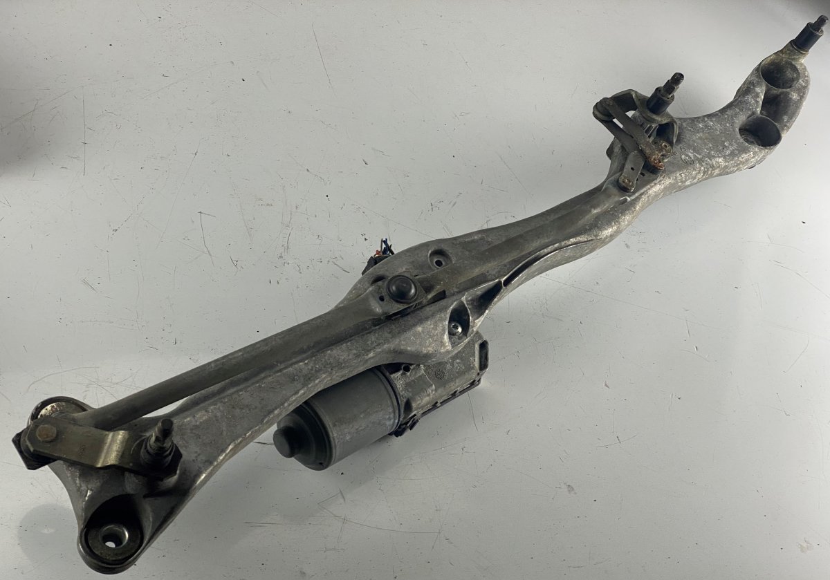 BMW 7 (E65 / E66 / E67 / E68) Wiper linkage / mechanism