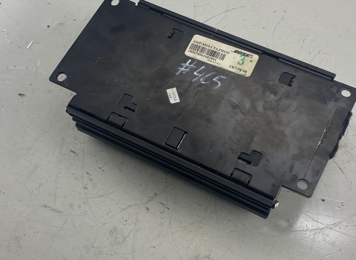 Volvo S40 Audio amplifier VOLVO S40 / V40 (VS, VW) (1995-2004) Audio ampl...