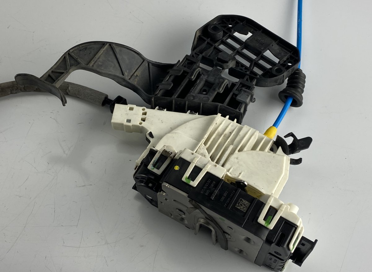Mercedes-Benz A (W169) Door lock — front left Door lock — front left — MERCEDES-BENZ B-CLASS ...