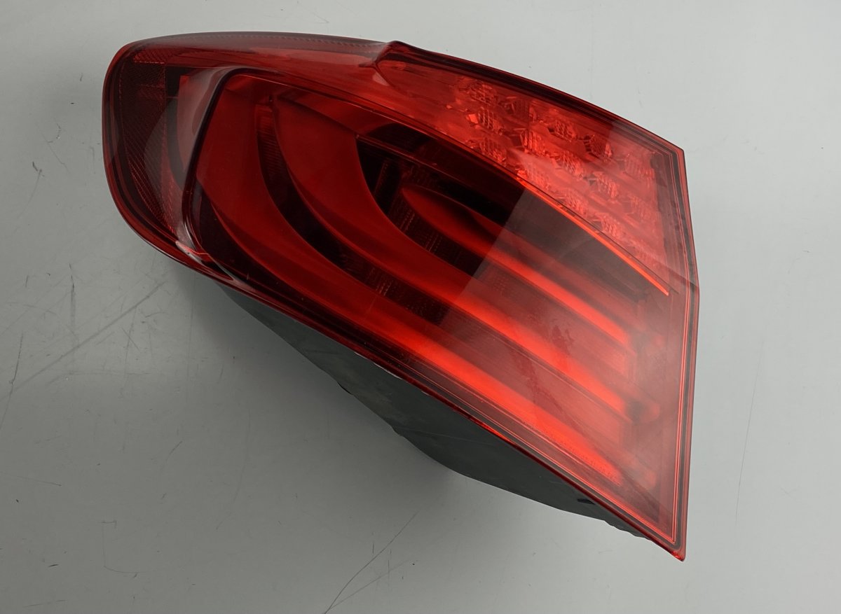 BMW 5 (F10 / F11) Left tail light BMW 5 (F10, F11) (2010-2017) left tail light 17...