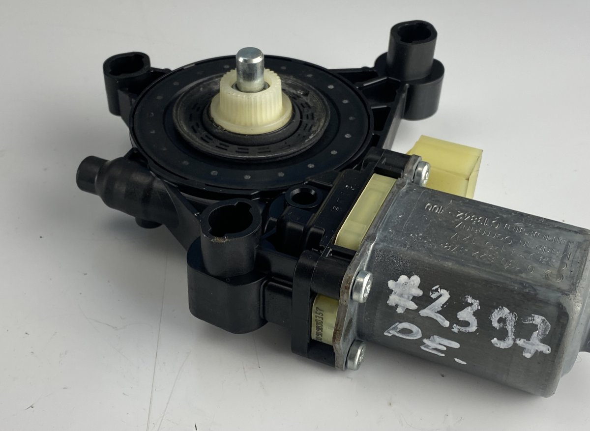 Volkswagen Golf 7 Front Right Window Regulator Motor VW GOLF VII (5G1, BA5, BV5, BQ1, BE) (2012-2020...