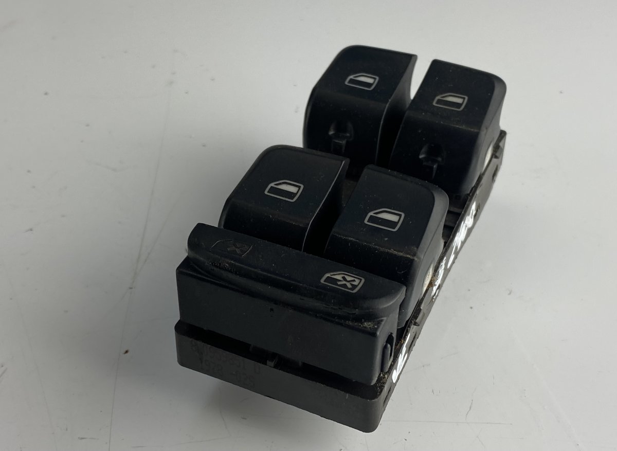 Audi A4 (B7) Main window switch