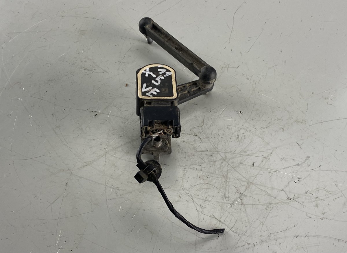 BMW X5 (E70) Headlights hight sensor