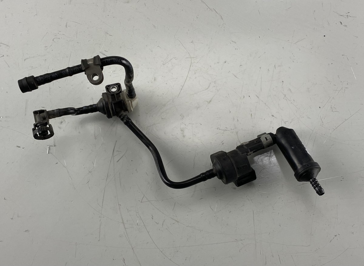 Audi A4 (B7) Engine vacuum valve AUDI A4 (B7) (2004-2008) Engine vacuum valve 06...