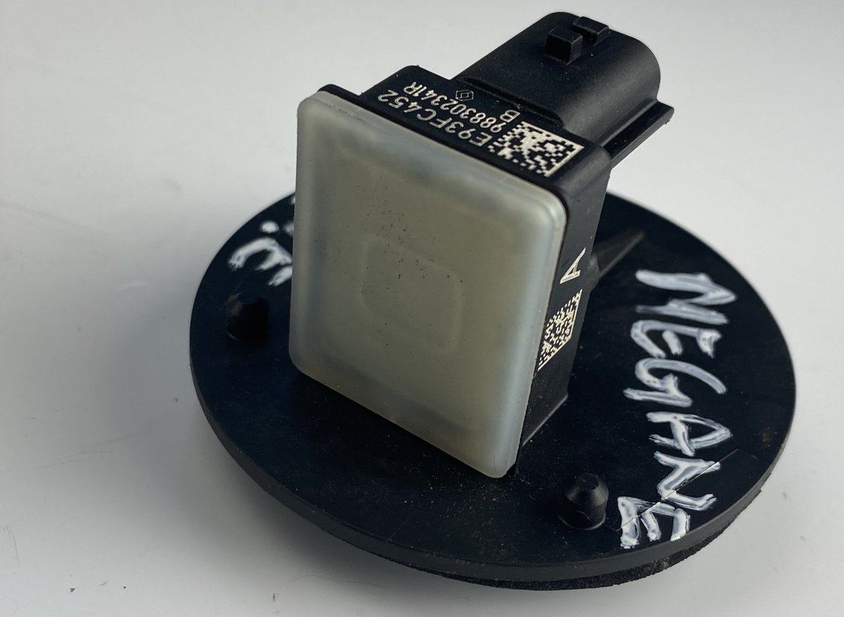 Renault Megane Airbag crash sensor, right RENAULT MEGANE IV (B9A/M) (2015-) Airbag crash ...