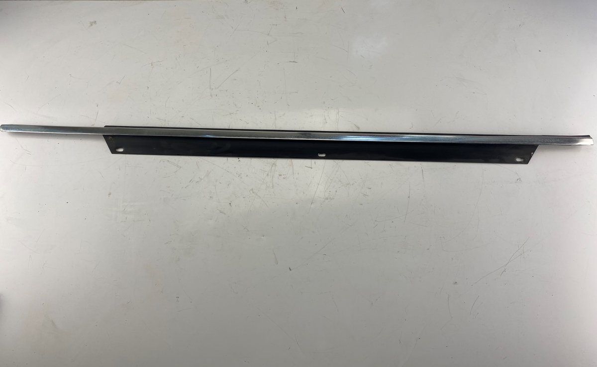 Audi Q7 (4L) Door Window moulding Front Left AUDI Q7 (4L) (2006-2015) Door Window moulding F...