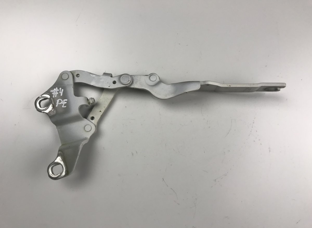 BMW 3 (E90 / E91 / E92 / E93) Bonnet Hinge Right