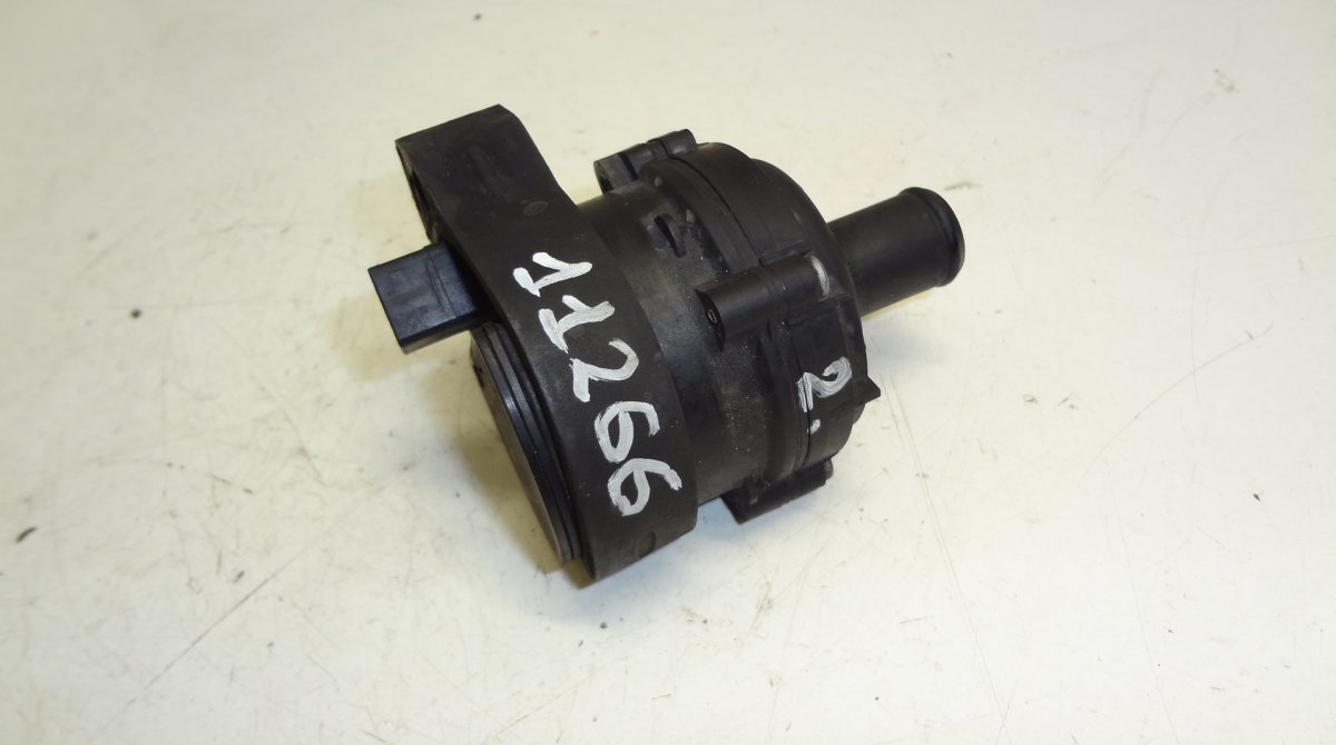 Mercedes-Benz A (W169) Coolant Circulation Pump MERCEDES-BENZ ML-CLASS (W164) (2005-2011) Coola...